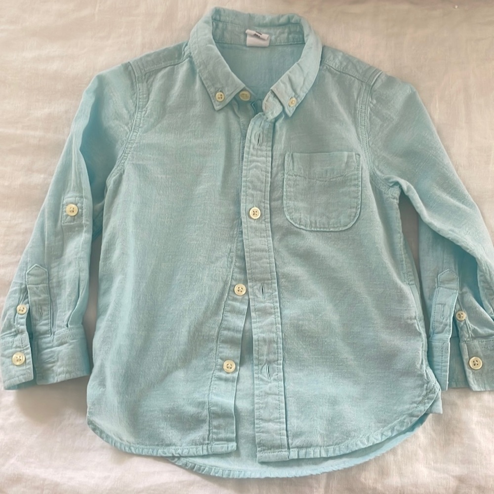 EUC GAP dress shirt, long sleeve. 3T
